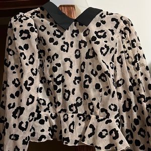 Blouse long sleeves, a cute blouse for any occasion.